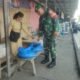 Aksi Nyata TNI Cegah Inflasi, Babinsa Maritengngae Sisir Harga Sembako di Pasar Pangkajene