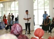 Pemkab Pinrang menerima secara langsung kepulangan jamaah haji kloter 8 asal kabupaten Pinrang di mesjid Agung Al-Munawwir