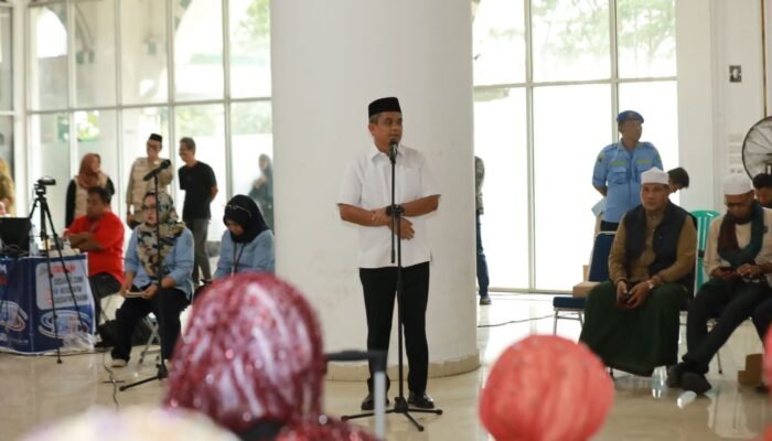 Pemkab Pinrang menerima secara langsung kepulangan jamaah haji kloter 8 asal kabupaten Pinrang di mesjid Agung Al-Munawwir