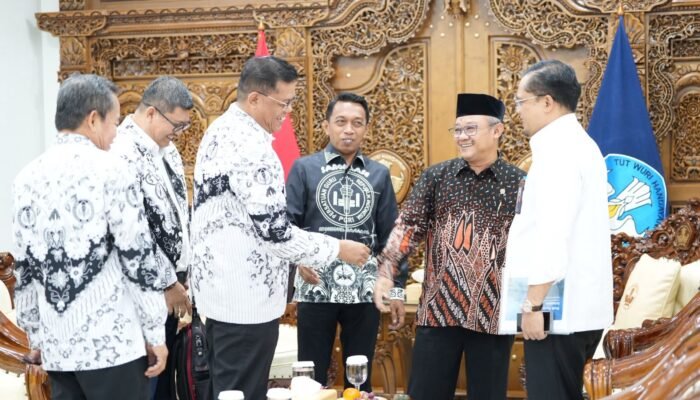 ​Bupati Syaharuddin Undang Langsung Mendikdasmen Buka Porsenijar PGRI Sulsel di Sidrap