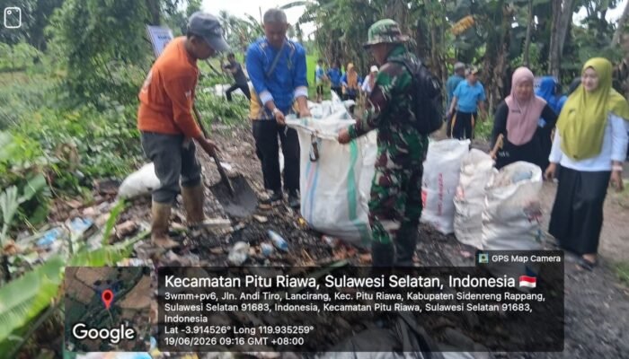 Danpos Ramil 05/Dua Pitue Bersama Forkopimcam Pitu Riawa Gelar Kerja Bakti Jumat Bersih di Desa Sumpang Mango