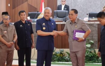 DPRD Pinrang Terima Secara Resmi Ranperda PJP APBD TA. 2025 Untuk Dibahas