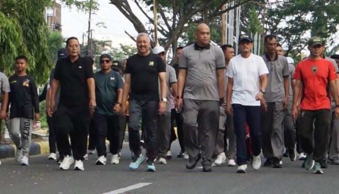 Perkuat sinergitas antara pemerintah dengan Forkopimda ,bupati Pinrang hadir jalan santai sambut HUT Bhayangkara tahun 2026
