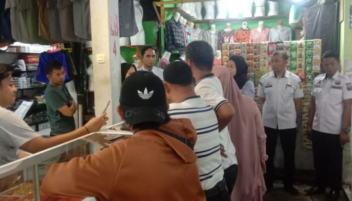 Bapenda, Dinas Perdagangan, UPT Pasar Sentral Pangkajene dan Bank Sulselbar Sosialisasikan Pembayaran Retribusi melalui QRIS
