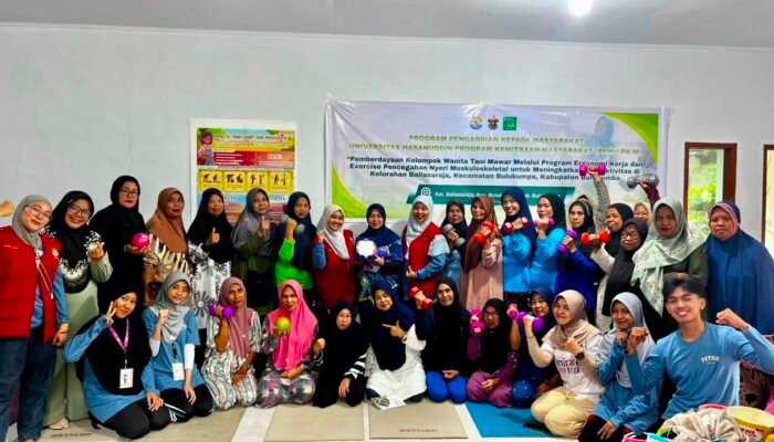 Cegah Nyeri Akibat Kerja, Tim Fisioterapi Unhas Latih Fisik Kelompok Wanita Tani di Bulukumba
