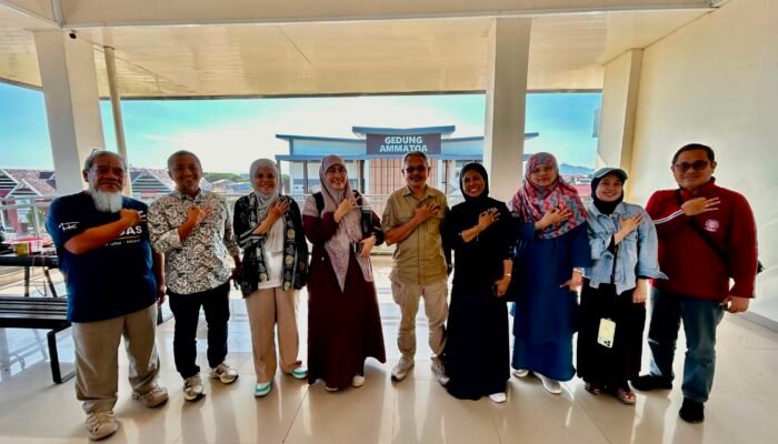 Kunjungi Bulukumba, Tim Satgas KAGAMA–KKN UGM Sulsel Borong Produk Kriya Bulukumba