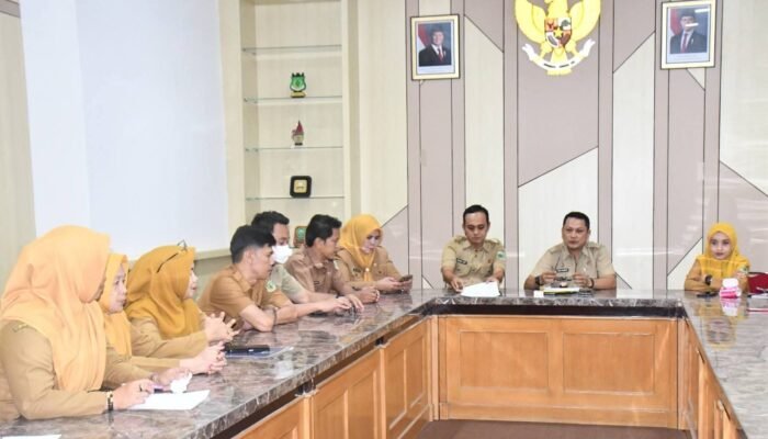 Sekwan Andi Tambero Rapat Perdana, Tekankan Tingkatkan Pelayanan Sesuai Regulasi