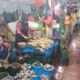 Personel Koramil 03/Maritengngae Pantau Harga dan Ketersediaan Sembako di Pasar Pangkajene
