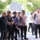 Personel Polres Pinrang Laksanakan Pengamanan Eksekusi Pengosongan Gedung Mall Sejahtera Pinrang, Berjalan Aman dan Kondusif