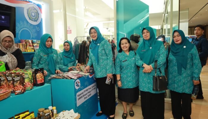 Tim Penggerak PKK kabupaten Pinrang hadiri peringatan hari kesetuan Gerak PKK tahun 2026 di hotel Claro Makassar