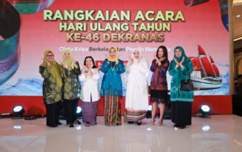 Ketua Dewan Dekranasda kabupaten Pinrang menghadiri puncak hari ulang tahun Dekranasda yang di gelar di Makassar