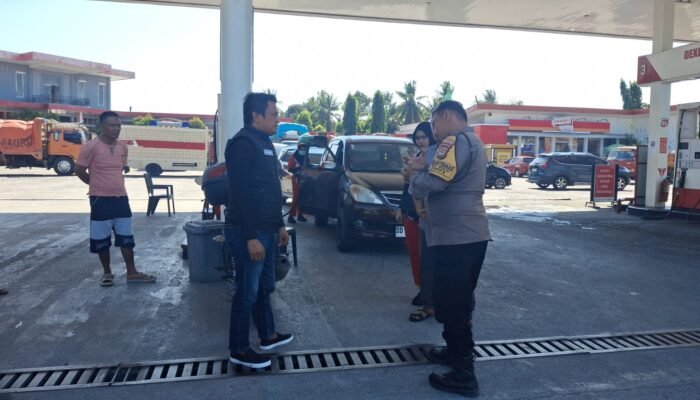 Unit Tipither Sat Reskrim polres polres Pinrang pantau sejumlah SPBU terkait ada pemberitaan di salah satu Media Online