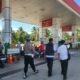 Polres Pinrang Pastikan Stok BBM Subsidi Aman, Antrean Solar di SPBU Tiroang Dipicu Lonjakan Konsumen