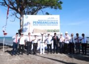 Pemancangan Tiang Tandai Dimulainya Pembangunan Masjid Terapung Pantai Merpati Bulukumba