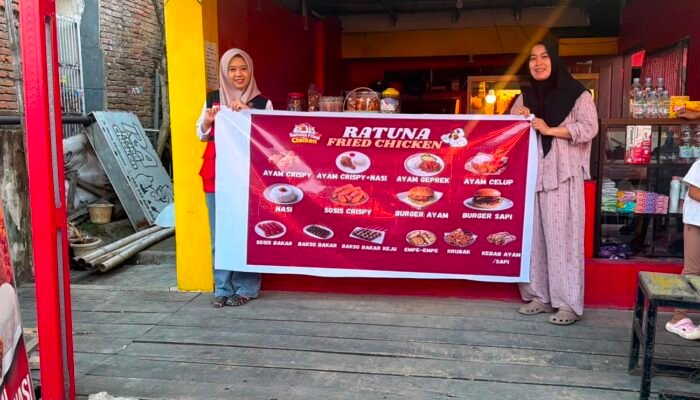 Mahasiswa KKN 116 Tematik UMKM Unhas Laksanakan Pendampingan Pembuatan Spanduk untuk Perkuat Pemasaran UMKM di Kelurahan Pangkajene