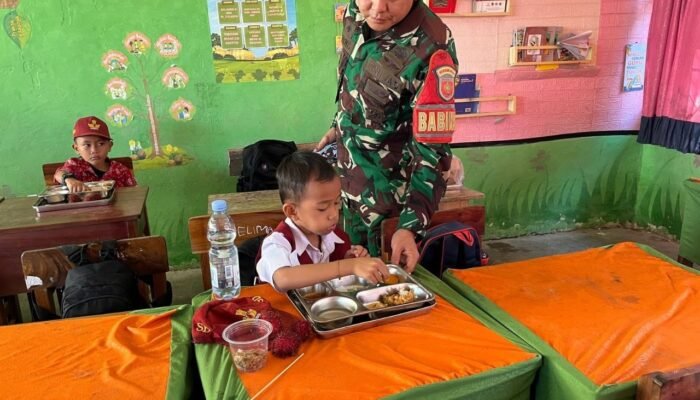 Babinsa Kodim 1420/Sidrap Terus Dampingi Program Makan Bergizi Gratis di Wilayah Kabupaten Sidrap