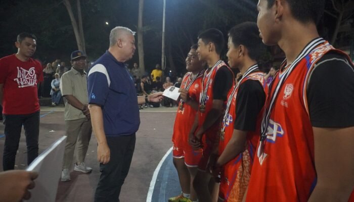 Bupati Pinrang menutup langsung kompetisi Basket 3×3 antar pelajar tingkat SMP,SMA/SMU dan klub resmi