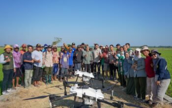 Dorong peningkatan pemanfaatan teknologi dalam sektor pertanian ,teknologi drone mulai di manfaatkan membantu proses penyemprotan insektisida