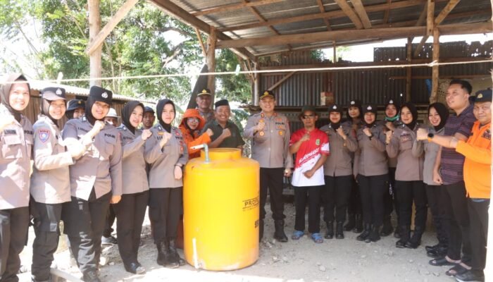 Bantuan Air Bersih Warnai Hut Polwan ke 78 di Polres Sidrap