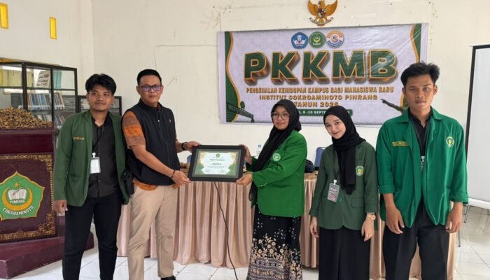 Cegah penyalahgunaan dan peredaran Narkoba pada generasi muda ,SatResnarkoba polres Pinrang gelar sosialisasi bahaya Narkoba di STIH Cokroaminoto pinrang