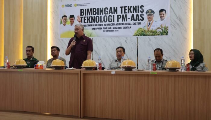 Pemkab Pinrang mendorong peningkatan pelayanan masyarakat tani melalui kinerja PPL untuk meningkatkan hasil pertanian