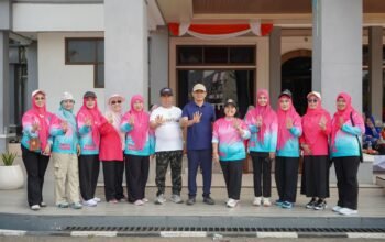 Wakil Bupati Pinrang membuka rangkaian HUT IBI ke 75 yang di gelar dihalaman kantor Bupati pinrang
