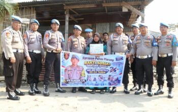 Sambut HUT Propam Polri ke-24, Sie Propam Polres Pinrang Salurkan Sembako kepada Warga Kurang Mampu