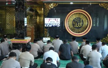 Perkuat Mental dan Moral Personel, Polres Pinrang Ikuti Ngaji Kebangsaan Bersama Kapolri dan Gus Baha