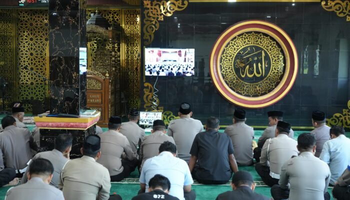 Perkuat Mental dan Moral Personel, Polres Pinrang Ikuti Ngaji Kebangsaan Bersama Kapolri dan Gus Baha