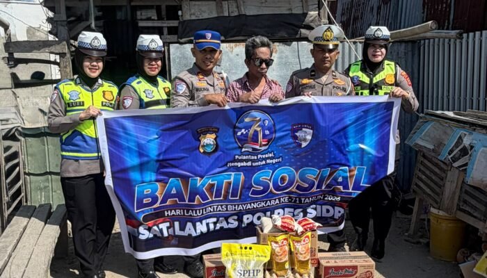 HUT Lalu Lintas ke-71, Satlantas Polres Sidrap Bagikan Sembako