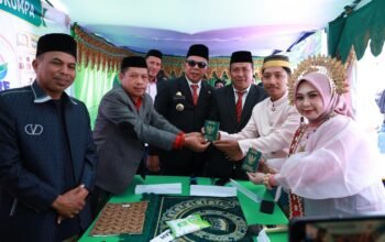 Unik! Sepasang Pengantin Menikah di Tengah Jambore Pelayanan Publik Bulukumpa
