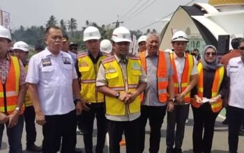 Gubernur Sulsel Didampingi Bupati Pinrang Resmikan Ruas Jalan Paleteang – Enrekang