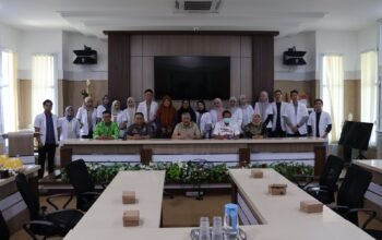 Setelah mengabdi kurang lebih 11 bulan sejumlah dokter program internship di lepas oleh bupati Pinrang