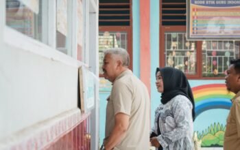 Bupati Pinrang turun langsung memantau sejumlah fasilitas pendidikan yang tengah direhabilatasi dan direvilitasi