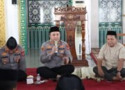 Dekatkan Diri ke Warga, Kapolres Sidrap Gelar Jumat Keliling di Masjid Agung