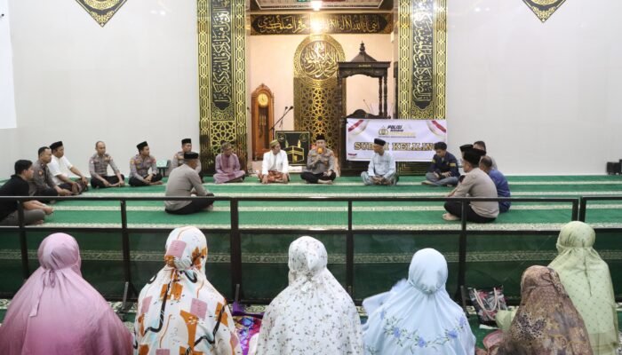 Dekatkan Diri ke Masyarakat, Kapolres Sidrap Gaungkan Program Subuh Keliling