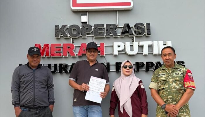 Dukung Operasional Koperasi, KKMP Kelurahan Rappang Terima 1 Unit Truk Enam Roda
