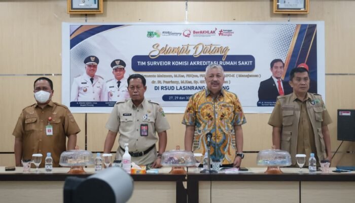 Bupati Pinrang H.A.Irwan Hamid membuka secara resmi kegiatan reakredtasi rumah sakit Lasinrang pinrang