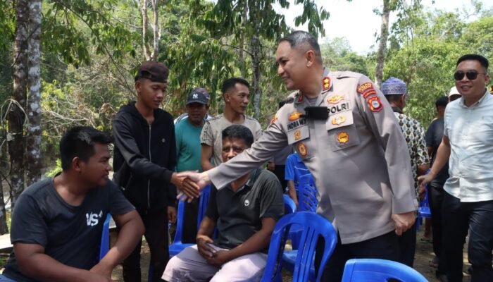Implementasikan Program Quick Wins, Kapolres Sidrap Ajak Warga Peduli Keamanan Lingkungan