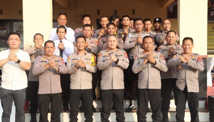 Kapolres Sidrap Tekankan Disiplin dan Integritas Saat Kunjungan ke Polsek Pitu Riase