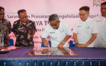 Wabup Pinrang resmikan TJSL PLN peduli melalui TPS3R